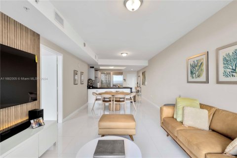 Condominio en venta en Sunny Isles Beach, Florida, 2 dormitorios, 109.9 m2 № 1862415 - foto 4