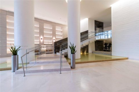 Condominio en venta en Sunny Isles Beach, Florida, 2 dormitorios, 109.9 m2 № 1862415 - foto 16