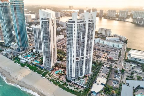 Condominio en venta en Sunny Isles Beach, Florida, 2 dormitorios, 109.9 m2 № 1862415 - foto 1
