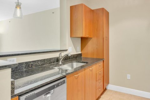 Condominio en venta en Boynton Beach, Florida, 1 dormitorio, 72.65 m2 № 2077768 - foto 10