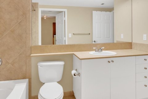 Condominio en venta en Boynton Beach, Florida, 1 dormitorio, 72.65 m2 № 2077768 - foto 14
