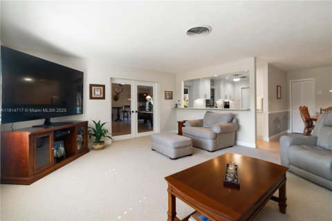 House in Homestead, Florida 3 bedrooms, 303.79 sq.m. № 2017103 - photo 15