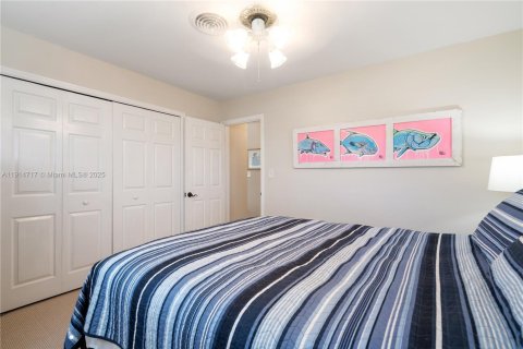 House in Homestead, Florida 3 bedrooms, 303.79 sq.m. № 2017103 - photo 17