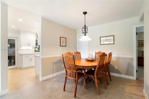 House in Homestead, Florida 3 bedrooms, 303.79 sq.m. № 2017103 - photo 14