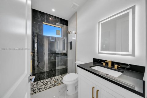 House in Lehigh Acres, Florida 3 bedrooms № 1968916 - photo 24