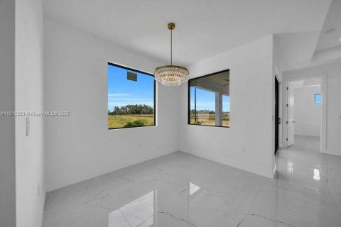 House in Lehigh Acres, Florida 3 bedrooms № 1968916 - photo 20