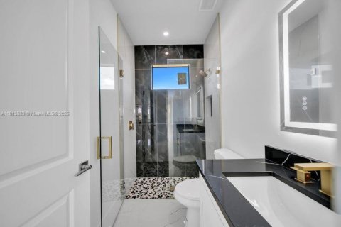 House in Lehigh Acres, Florida 3 bedrooms № 1968916 - photo 26