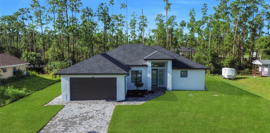 House in Lehigh Acres, Florida 3 bedrooms № 1968916