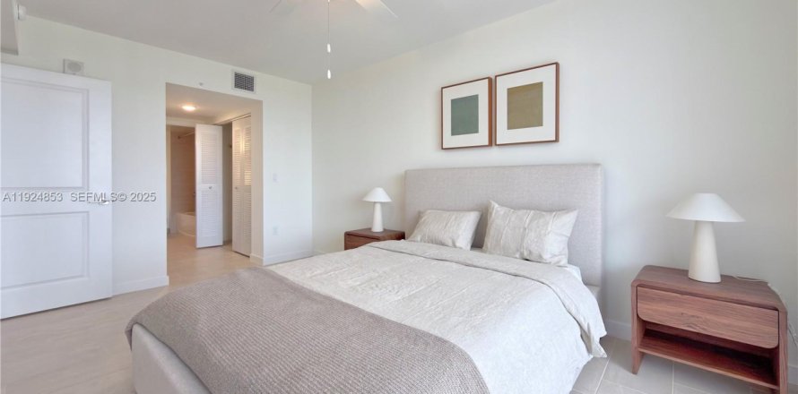 Appartement à Sweetwater, Floride 3 chambres, 113.9 m2 № 1983088