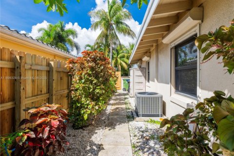 Купить виллу или дом в Форт-Лодердейл, Флорида 4 комнаты, 128.21м2, № 1950448 - фото 9