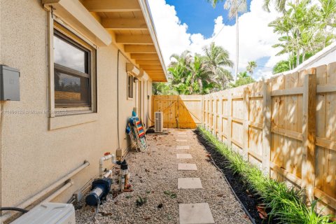 Купить виллу или дом в Форт-Лодердейл, Флорида 4 комнаты, 128.21м2, № 1950448 - фото 18