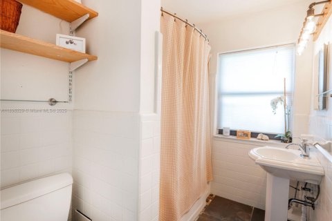 Купить виллу или дом в Форт-Лодердейл, Флорида 4 комнаты, 128.21м2, № 1950448 - фото 12