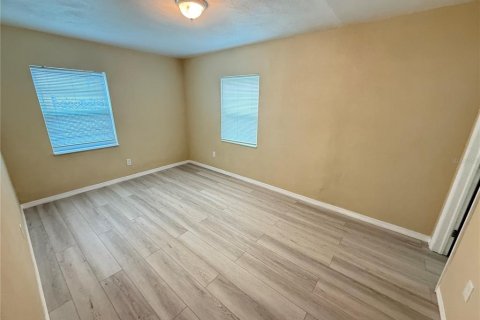 House in Dade City, Florida 2 bedrooms, 104.33 sq.m. № 2107393 - photo 6