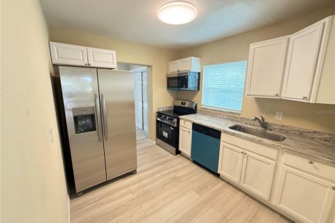 House in Dade City, Florida 2 bedrooms, 104.33 sq.m. № 2107393 - photo 18