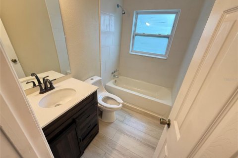 House in Dade City, Florida 2 bedrooms, 104.33 sq.m. № 2107393 - photo 5