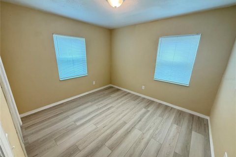 House in Dade City, Florida 2 bedrooms, 104.33 sq.m. № 2107393 - photo 11