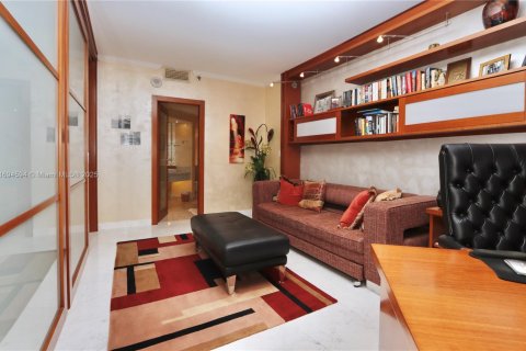 Condominio en venta en Aventura, Florida, 3 dormitorios, 197.88 m2 № 1862370 - foto 17