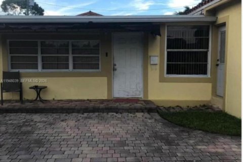 Снять в аренду квартиру в Хайалиа, Флорида 1 спальня, 69.68м2, № 2005299 - фото 6