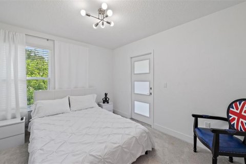 House in Sarasota, Florida 4 bedrooms, 231.88 sq.m. № 2205670 - photo 20