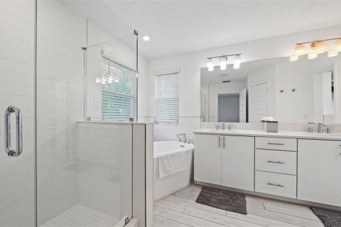 House in Sarasota, Florida 4 bedrooms, 231.88 sq.m. № 2205670 - photo 13