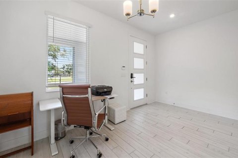 House in Sarasota, Florida 4 bedrooms, 231.88 sq.m. № 2205670 - photo 9
