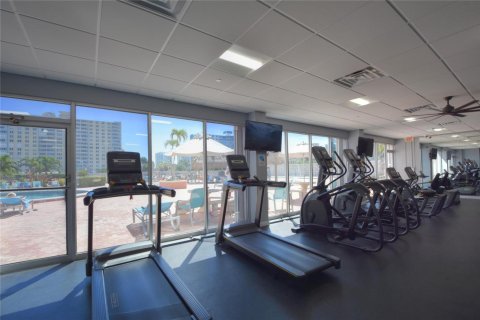 Condo in Pompano Beach, Florida, 2 bedrooms № 2247333 - photo 21