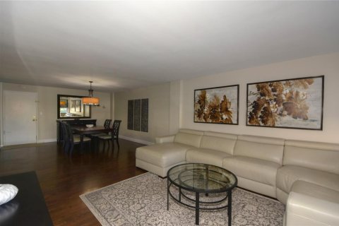 Condo in Pompano Beach, Florida, 2 bedrooms № 2247333 - photo 6