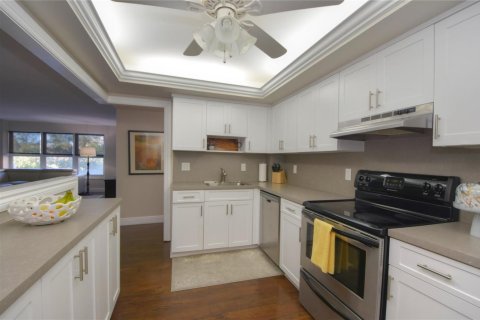 Condo in Pompano Beach, Florida, 2 bedrooms № 2247333 - photo 8