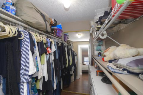 Condo in Pompano Beach, Florida, 2 bedrooms № 2247333 - photo 12