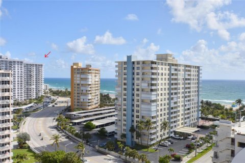 Condo in Pompano Beach, Florida, 2 bedrooms № 2247333 - photo 19