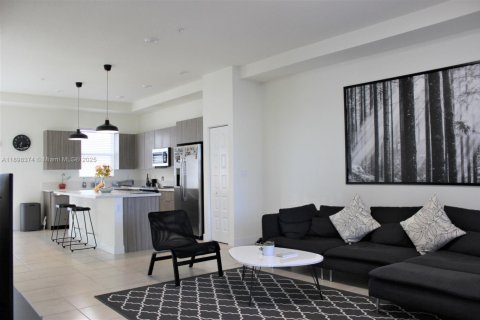 Condo in Doral, Florida, 3 bedrooms  № 1950900 - photo 1