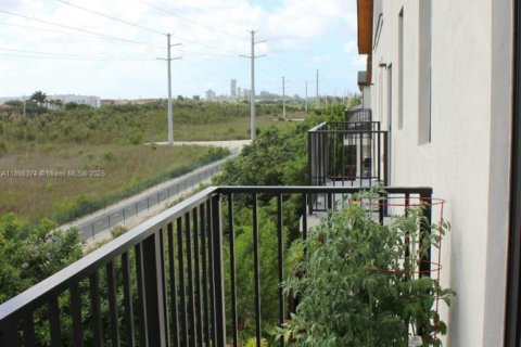 Condo in Doral, Florida, 3 bedrooms  № 1950900 - photo 5