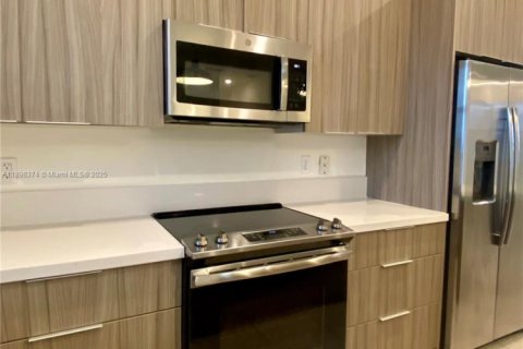Condo in Doral, Florida, 3 bedrooms  № 1950900 - photo 18