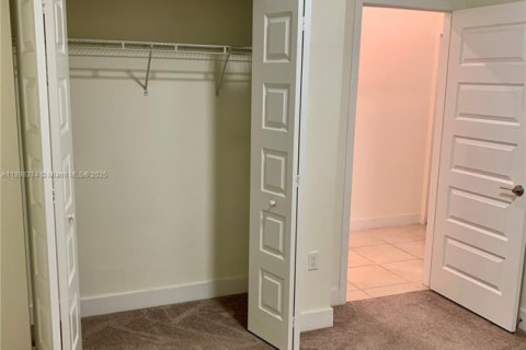 Condo in Doral, Florida, 3 bedrooms  № 1950900 - photo 26
