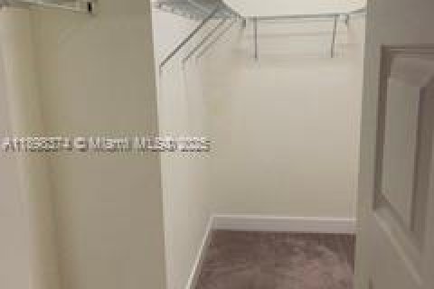 Condo in Doral, Florida, 3 bedrooms  № 1950900 - photo 30