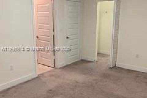 Condo in Doral, Florida, 3 bedrooms  № 1950900 - photo 28