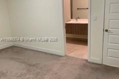 Condo in Doral, Florida, 3 bedrooms  № 1950900 - photo 29