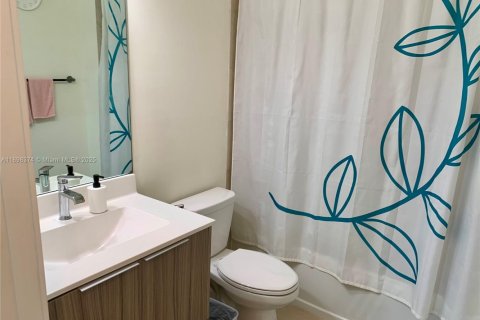 Condo in Doral, Florida, 3 bedrooms  № 1950900 - photo 10