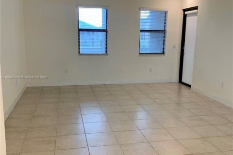 Condo in Doral, Florida, 3 bedrooms  № 1950900 - photo 24