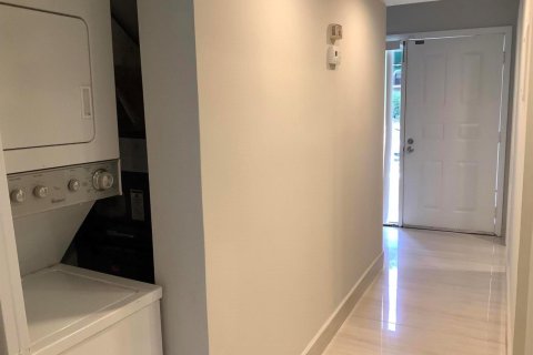 Condo in Deerfield Beach, Florida, 2 bedrooms № 2176843 - photo 5