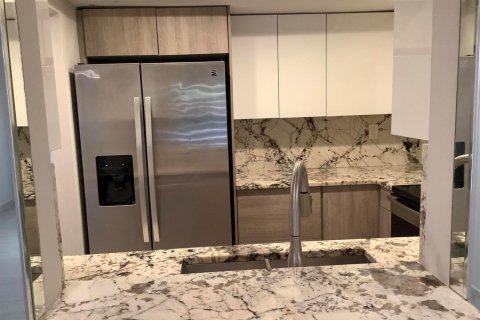 Condo in Deerfield Beach, Florida, 2 bedrooms № 2176843 - photo 2