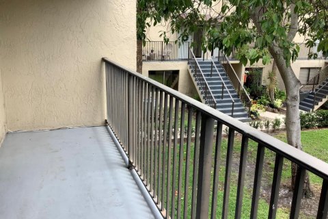 Condo in Deerfield Beach, Florida, 2 bedrooms № 2176843 - photo 24