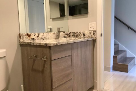 Condo in Deerfield Beach, Florida, 2 bedrooms № 2176843 - photo 16