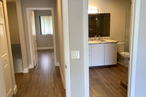 Condo in Deerfield Beach, Florida, 2 bedrooms № 2176843 - photo 13