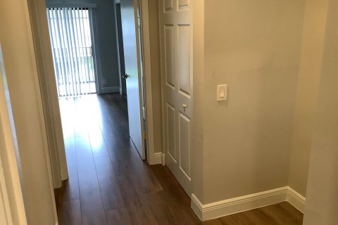 Condo in Deerfield Beach, Florida, 2 bedrooms № 2176843 - photo 8