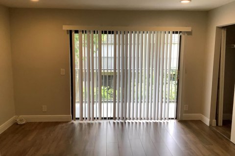 Condo in Deerfield Beach, Florida, 2 bedrooms № 2176843 - photo 11