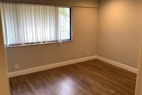Condo in Deerfield Beach, Florida, 2 bedrooms № 2176843 - photo 7