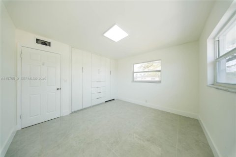 Copropriété à vendre à Hollywood, Floride: 2 chambres, 75.25 m2 № 2080113 - photo 20