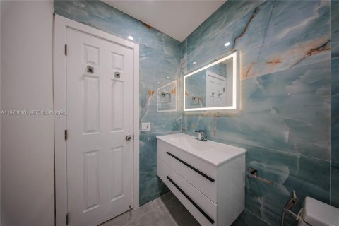 Copropriété à vendre à Hollywood, Floride: 2 chambres, 75.25 m2 № 2080113 - photo 17