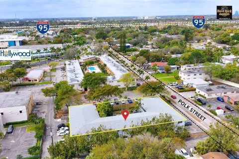 Copropriété à vendre à Hollywood, Floride: 2 chambres, 75.25 m2 № 2080113 - photo 26